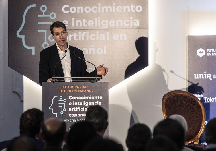 Capellán continúa reorganizando su personal eventual